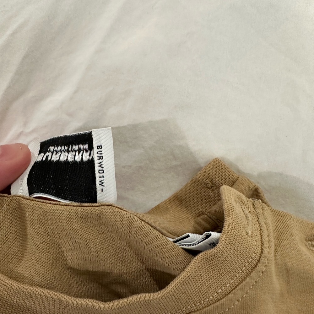 Authentic Burberry Gino Teddy T-shirt - Picture 4 of 5